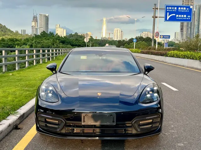 Porsche Panamera — Фото автомобиля 2