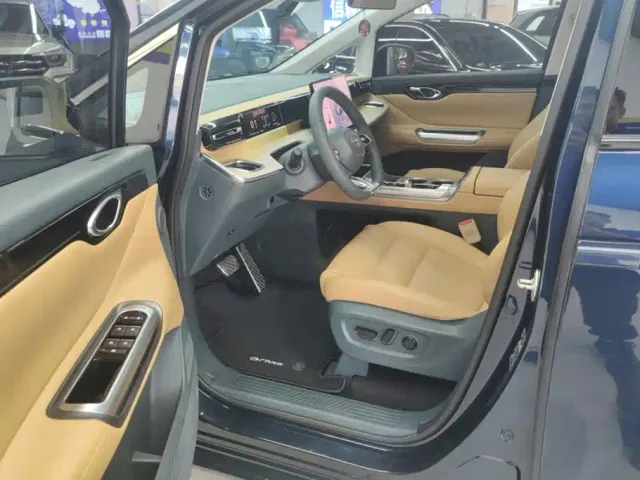 GAC Trumpchi E8 — Фото автомобиля 9