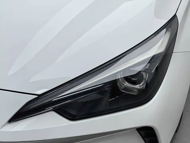 Roewe i5 — Фото автомобиля 7