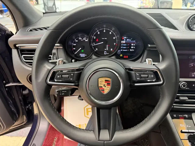 Porsche Macan — Фото автомобиля 19