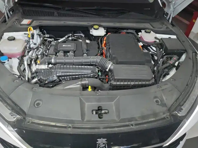 BYD Qin L — Фото автомобиля 10