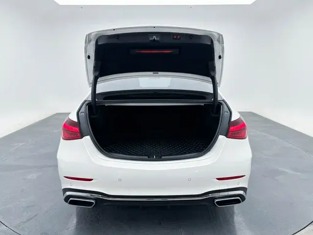 Mercedes-Benz C-Class — Фото автомобиля 23