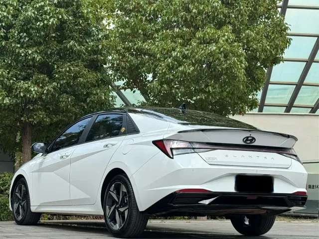 Hyundai Elantra — Фото автомобиля 21