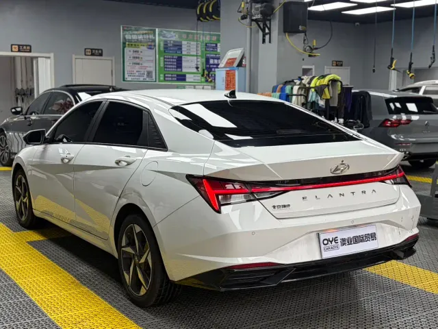 Hyundai Elantra — Фото автомобиля 4