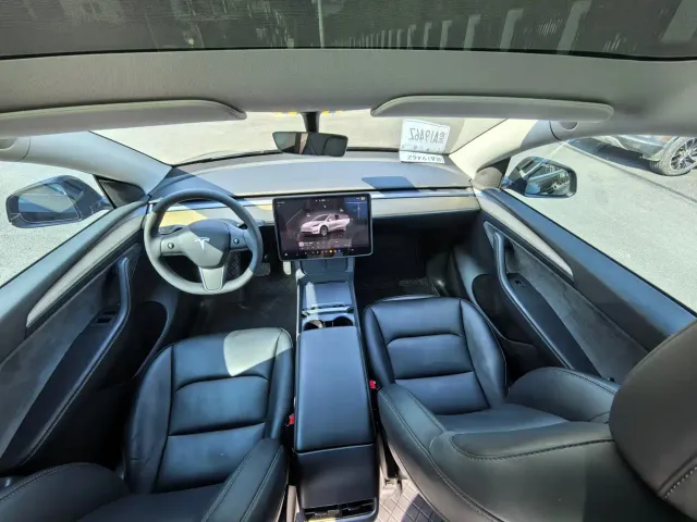 Tesla Model Y — Фото автомобиля 5