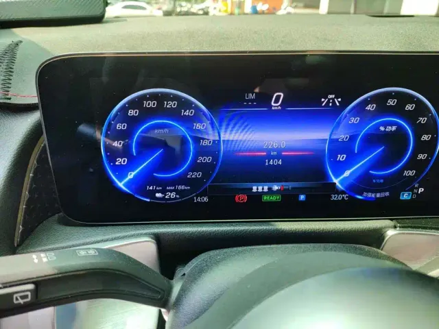 Mercedes-Benz EQB — Фото автомобиля 15