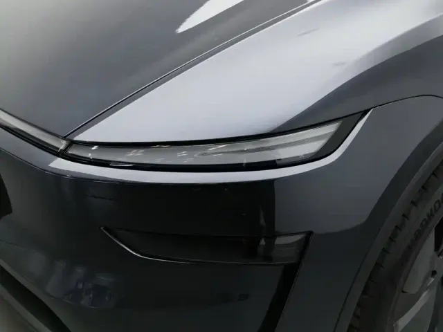 Tesla Model Y — Фото автомобиля 7