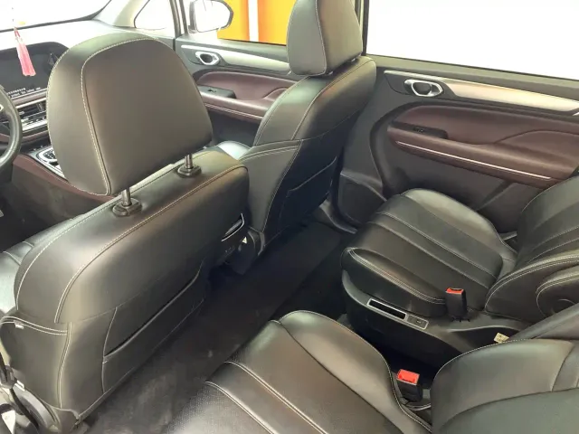 GAC Trumpchi M6 — Фото автомобиля 10