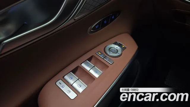 Genesis GV70 — Фото автомобиля 30