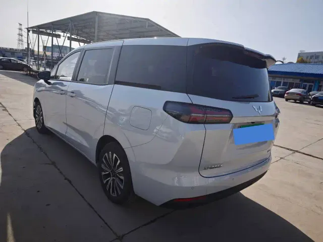 Wuling Starlight 730 — Фото автомобиля 7