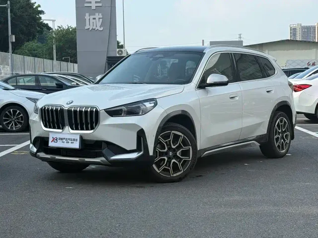 Фотография автомобиля — BMW X1