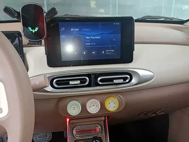 Wuling Hongguang Mini EV — Фото автомобиля 8