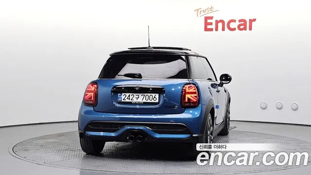 Mini Cooper — Фото автомобиля 4