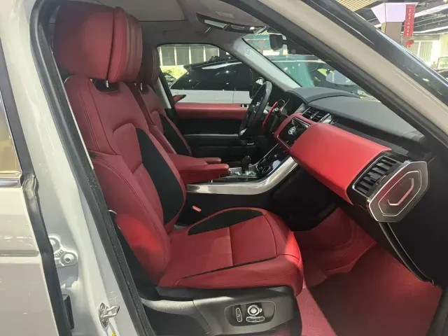 Land Rover Range Rover Sport — Фото автомобиля 6