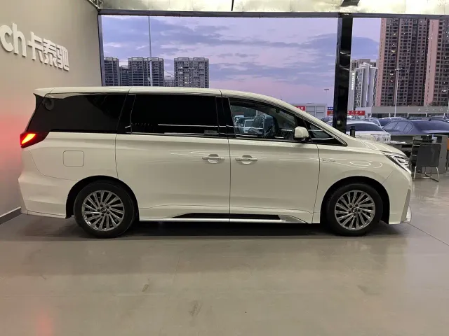 GAC Trumpchi M8 — Фото автомобиля 7