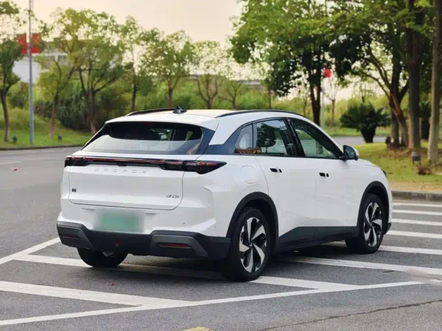 Arcfox Alpha T5 — Фото автомобиля 11