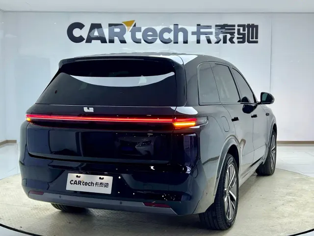 Li Auto L8 — Фото автомобиля 5