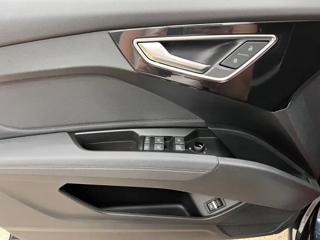 Audi Q4 e-tron — Фото автомобиля 12