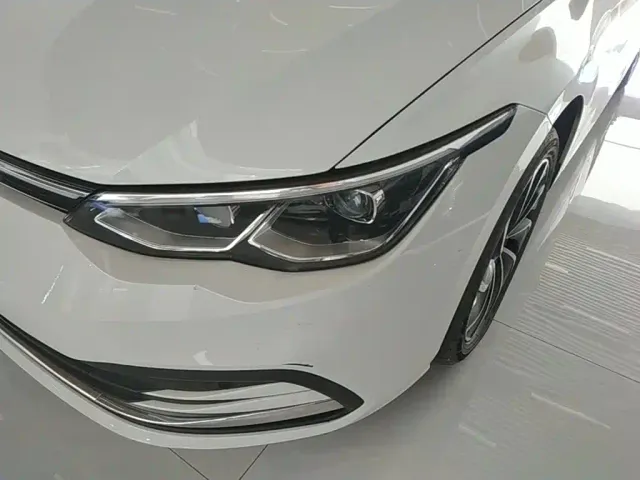 Volkswagen Golf — Фото автомобиля 23