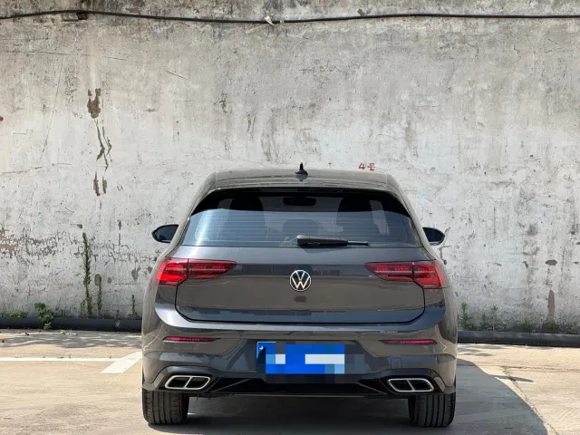 Volkswagen Golf — Фото автомобиля 13