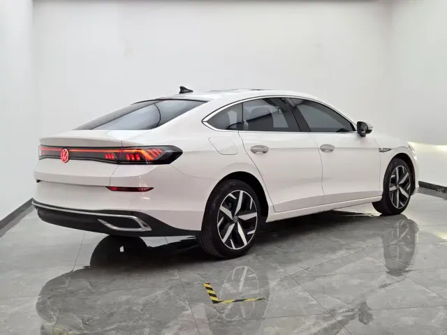 Volkswagen Lamando — Фото автомобиля 6