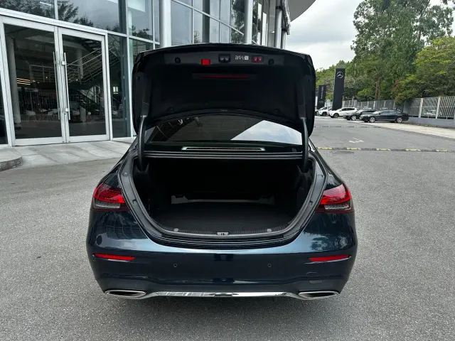 Mercedes-Benz E-Class — Фото автомобиля 13