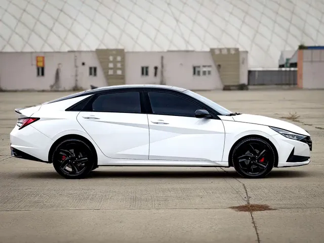Hyundai Elantra — Фото автомобиля 8