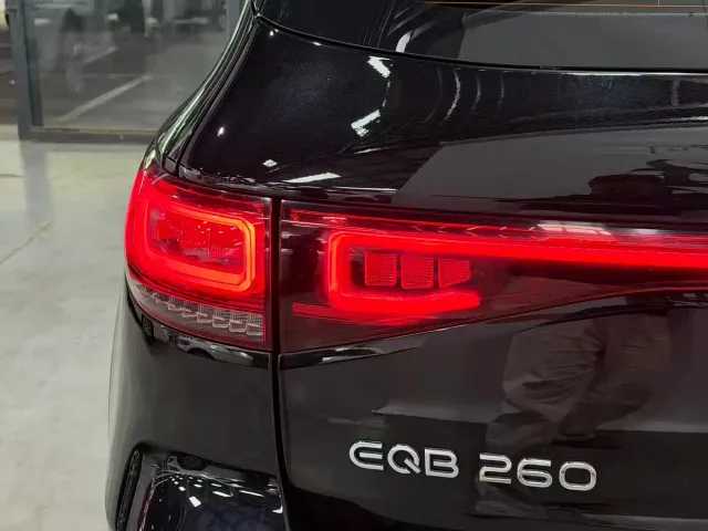 Mercedes-Benz EQB — Фото автомобиля 16