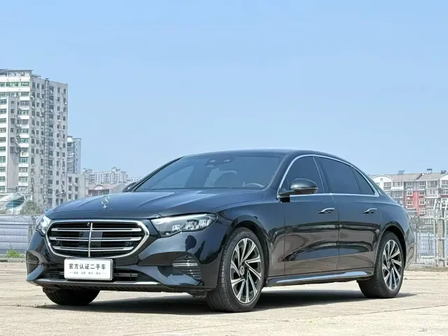 Фотография автомобиля — Mercedes-Benz E-Class