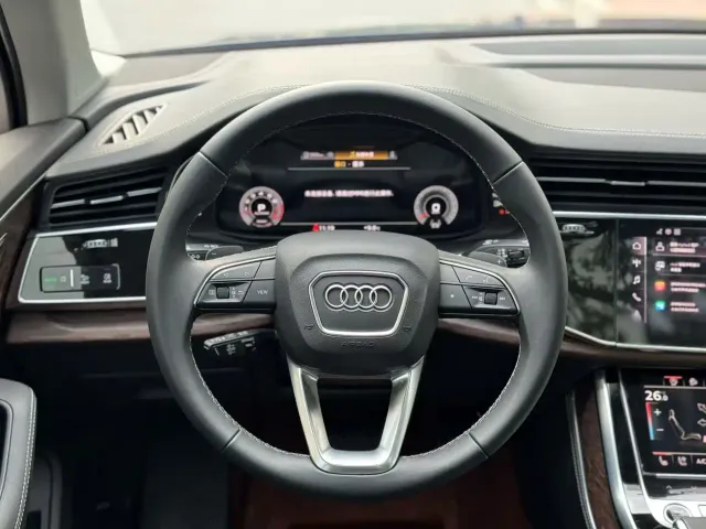 Audi Q7 — Фото автомобиля 3