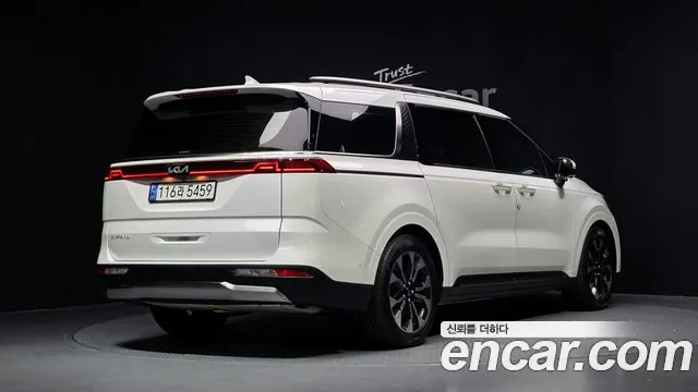 Kia Carnival Generation 4 — Фото автомобиля 2