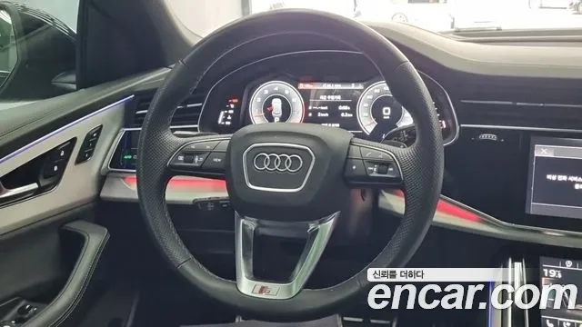 Audi Q8 55 TFSI quattro Premium — Фото автомобиля 8