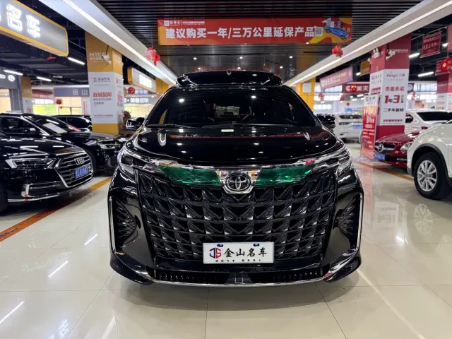 Toyota Sienna — Фото автомобиля 2