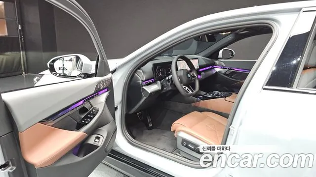 BMW 5-Series 5 серия (G60) 530i xDrive M Sport Pro Special Edition — Фото автомобиля 10