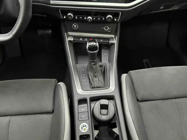Audi Q3 — Фото автомобиля 10
