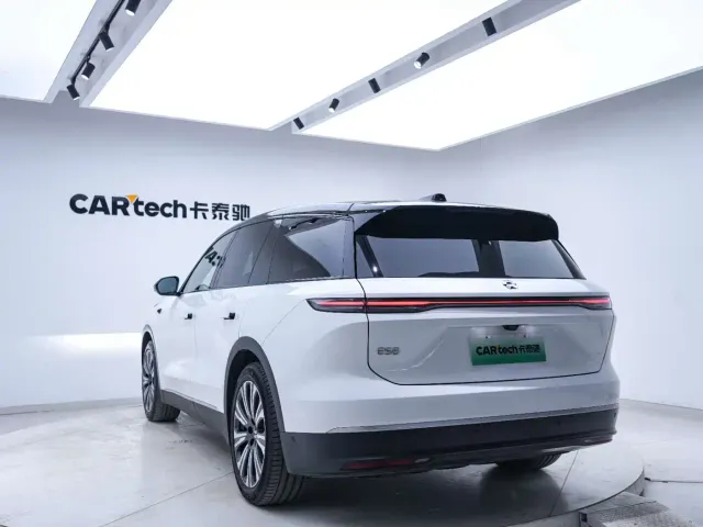 Nio ES8 — Фото автомобиля 18