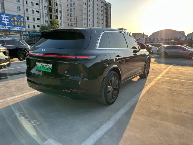 Li Auto L7 — Фото автомобиля 8