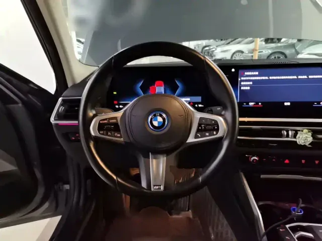 BMW i3 — Фото автомобиля 10