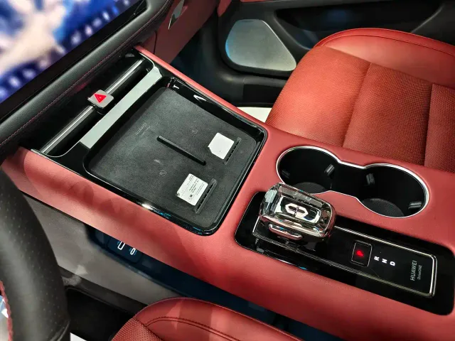 Aito M5 — Фото автомобиля 14
