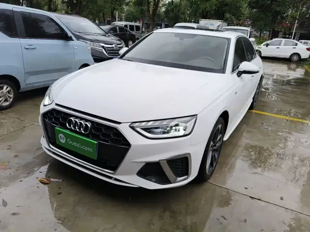 Фотография автомобиля — Audi A4L