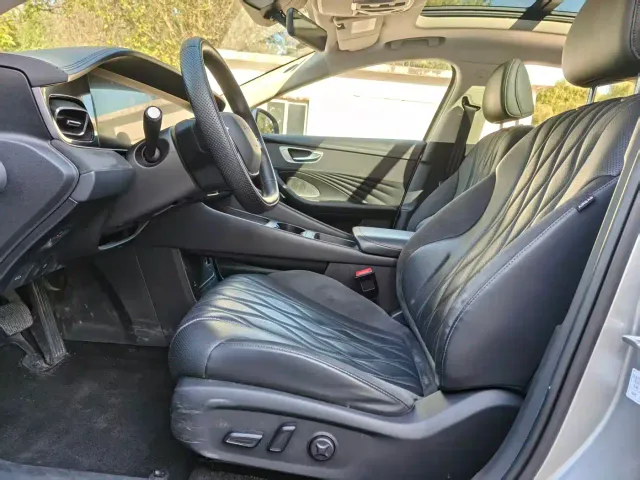 Roewe D7 — Фото автомобиля 6