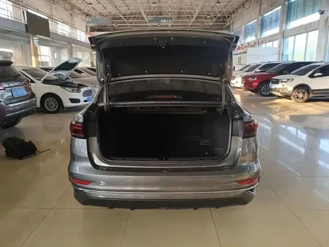 Geely Emgrand — Фото автомобиля 18