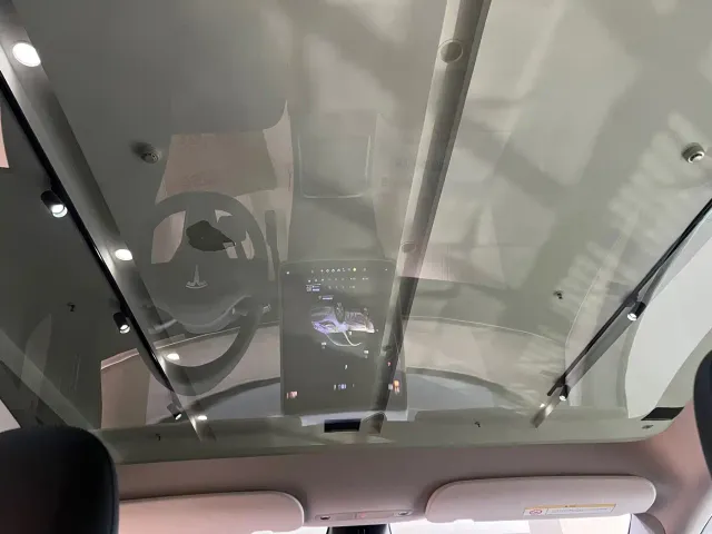 Tesla Model Y — Фото автомобиля 14