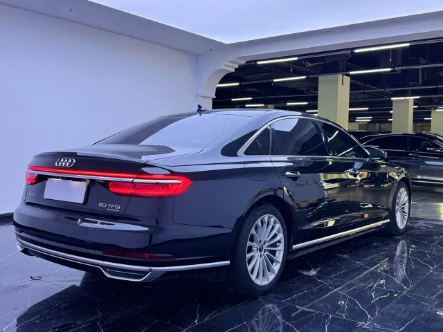 Audi A8 — Фото автомобиля 15