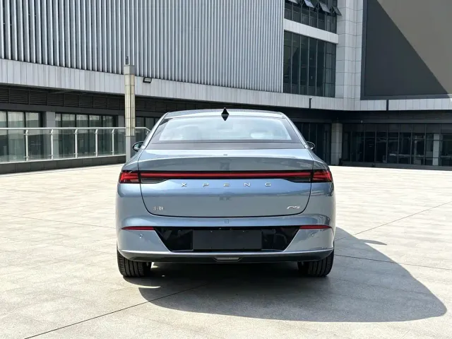 Xpeng P5 — Фото автомобиля 8