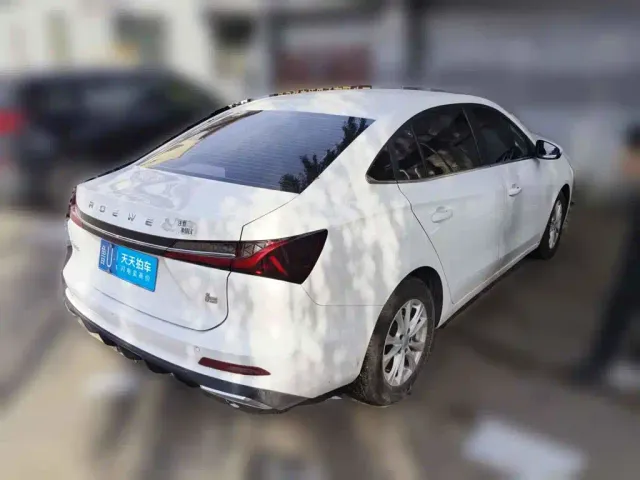 Roewe i5 — Фото автомобиля 5