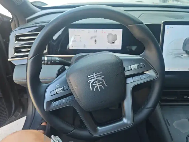 BYD Qin L — Фото автомобиля 10