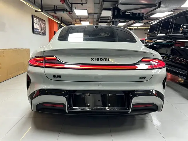 Xiaomi SU7 — Фото автомобиля 16
