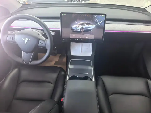 Tesla Model Y — Фото автомобиля 5