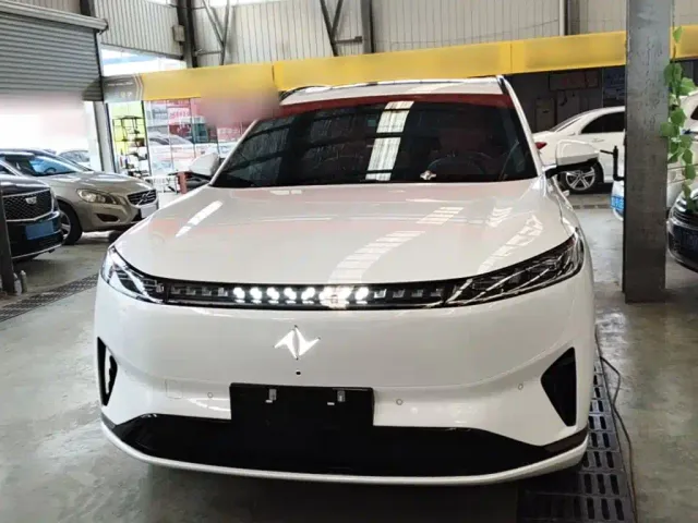 Dongfeng eπ 008 — Фото автомобиля 2